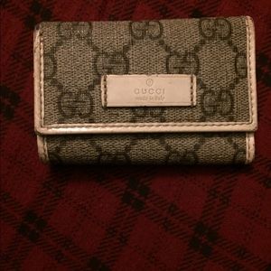 Gucci Monogram key holder !!SOLD!!